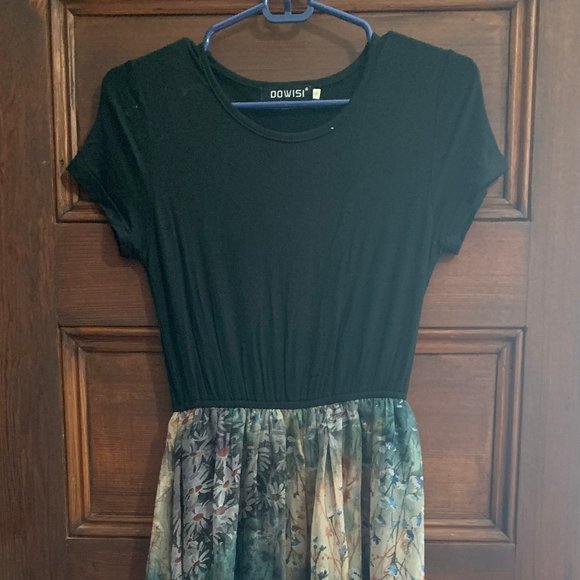 Dowisi Dress - Picture 1 of 3